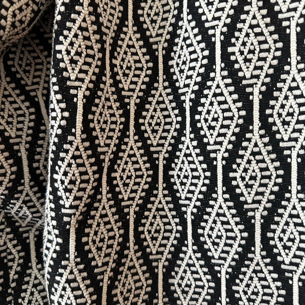 Chic Black And White Patterned Jacket - image 7